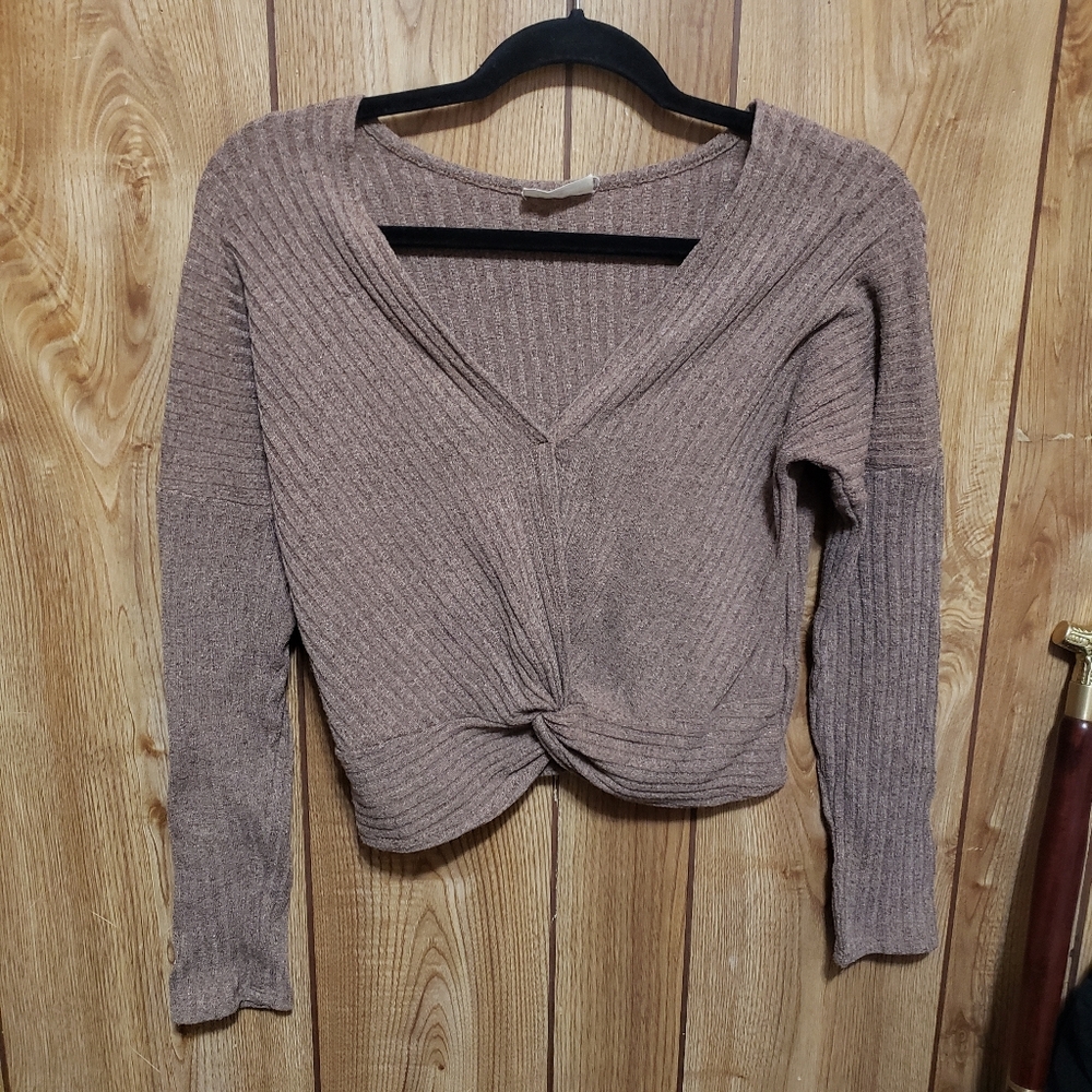 Free Kisses Size Med Tan Long Sleeve Top w/v-neck And Faux Knot Waist